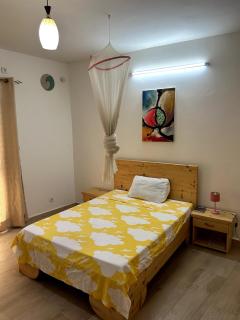Chambre spacieuse avec balcon - salle de bain extérieure privée & breakfast - Saint-Louis - 0