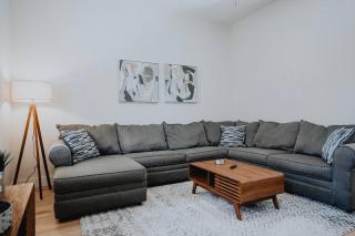 Old 716 2-bed bottom listing - 7