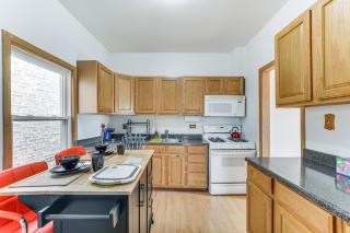 8 Mi to Chicago Oak Park Home with Fenced Backyard! - Oak Park - 9