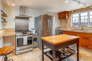 Casa Del Mar- King Bed - Patio -Railyard - 3BR - Santa Fe - 7