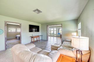 Lakefront Eufaula Cabin with Fire Pit and Private Dock - Eufaula - 6