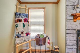 Lakefront Arkansas Home with Dock and Sunroom - Hot Springs - 4