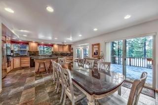 Black Bear Villa - large 4 BR 4 BA hot tub game room - South Lake Tahoe - 6