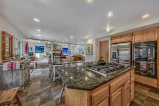 Black Bear Villa - large 4 BR 4 BA hot tub game room - South Lake Tahoe - 5
