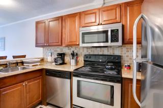 Beachy Getaway with Balcony on Hilton Head Island! - Hilton Head Island - 6