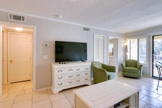 Beachy Getaway with Balcony on Hilton Head Island! - Hilton Head Island - 3