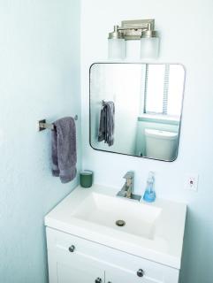 Sun-Drenched 1BR Apt - 5min walk to Beach - Clearwater Beach - 3