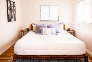 Sun-Drenched 1BR Apt - 5min walk to Beach - Clearwater Beach - 9
