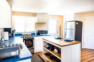 Sun-Drenched 1BR Apt - 5min walk to Beach - Clearwater Beach - 5