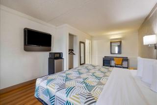 Motel 6-Beaumont, TX - 2
