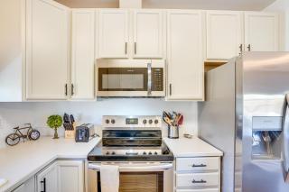 Charming Bend Home with Porch and Yard Great Location - Bend - 9