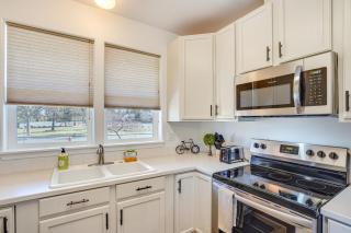 Charming Bend Home with Porch and Yard Great Location - Bend - 4