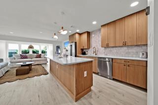 Gulf Front, Stunning Views! Newly Renovated! Dolphin Watch #1 - Seacrest - 9