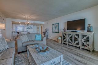 Completely Remodeled Gulf Views! Private Balcony - Destin - 9