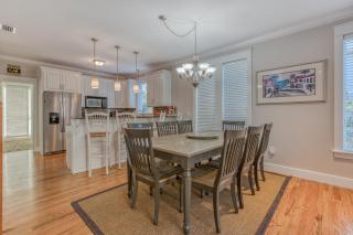 50 yards to the Seacrest lagoon Pool, Walking distance to the beach! - 3