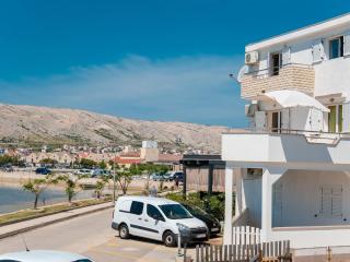 Apartments with a parking space Pag - 22605 - 0