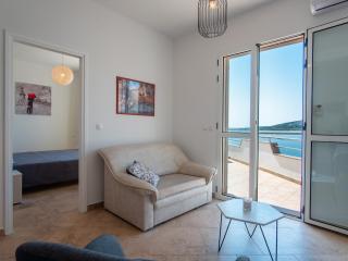 Apartments with parking space Pag - 22605 - 8