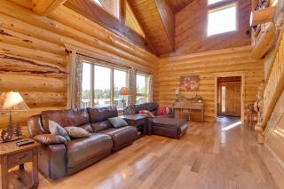 Legacy Mountain Lodge on 40-Acre Ranch with Views! - Palmer - 4