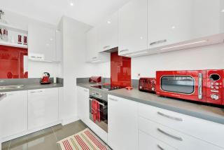 Spacious, Stylish & Secure Apartment - 6