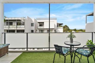 Newtown Outlook - Vibrant Parkside Retreat near CBD - 8