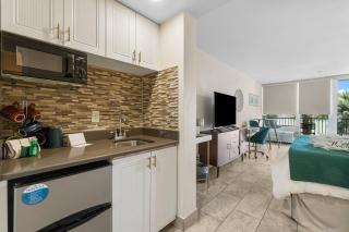 Sandestin Bayfront Studio with balcony and breathtaking views - Destin - 3