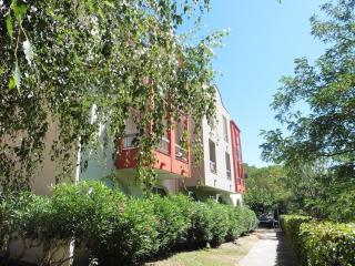 Studio Charmant à Lamalou-les-Bains, Balcon, Wifi, Proche Thermes et Nature - FR-1-451-208 - 0
