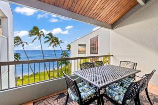 Hale Mahina B402- Updated & spacious top floor beachfront condo - 4