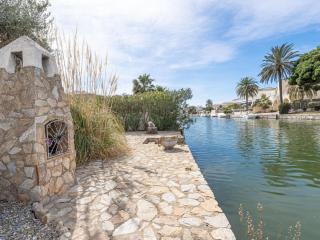 Acogedor chalet de 2 dormitorios con amarre de 12,5m, terraza y jardín en Empuriabrava - HISP-288-62 - Empuriabrava - 9