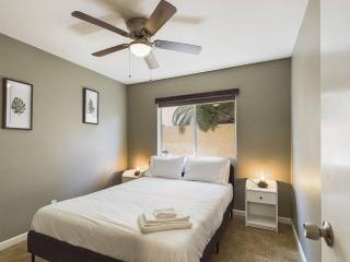 Family Fun w POOL: 3BR Chandler's Heart - Chandler - 1