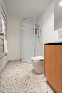Modern Self Contained Unit Views Parking and WiFi - Kings Park - 6