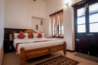 Lakefront Home Hotel - 7