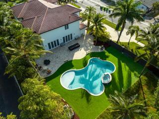 5000 Square Ft Beautiful Mansion w 6br Hot Tub Playground Movie Theater & Game Room - 3