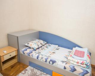 Summer Square - 2 bedrooms Retro Flat with great location, 1st fl - 8