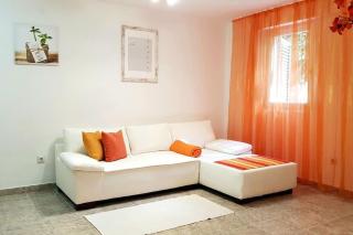 Apartment with a garden Petrovac - Petrovac na Moru - 0