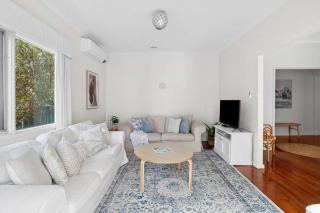 Capital Cottage - 2