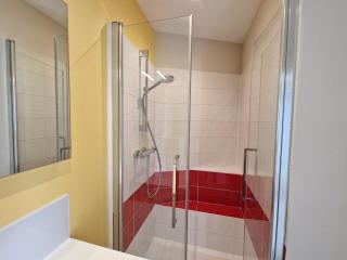 House in Terenez with Stunning Harbour Views - 3