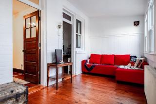The E St Retreat Lovely 3-BR Nestled between H St & Eastern Market - Washington - 0