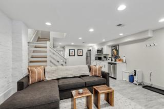 Classy Central DC Bloomingdale 1-BR Getaway - 4