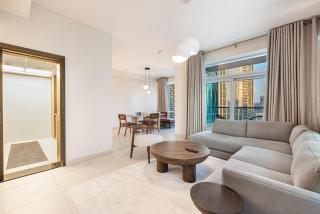 High-Floor Luxury 2BR in Loft Central Downtown - Dubai - 8