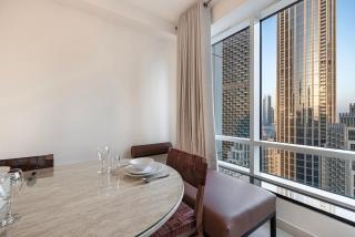 High-Floor Luxury 2BR in Loft Central Downtown - Dubai - 7