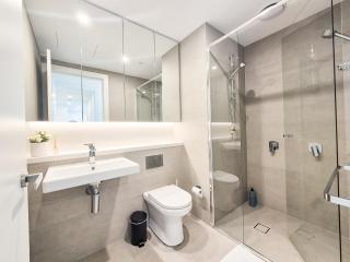 Hamptons Style 2BR & kid room w view in Olympic Park - Sidney - 1