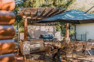Heritage Log Cabin and Garden w Outdoor Hot Tub - Medlow Bath - 6