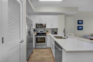 Brightly Furnished Beachfront Condominium by Brightwild - Panama City Beach - 8