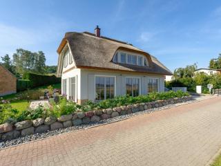 Landhaus Max in Moritzdorf - Luxus unter Reet mit Seeblick, Kamin, Sauna - Sellin - 9