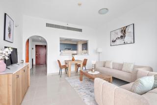 1BR flat close to famous The Els Club golf course - Dubai - 3
