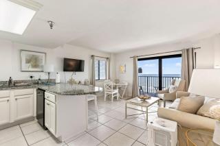 Coastal Chic Suite at Sunglow Resort by Brightwild - Daytona Beach Shores - 9