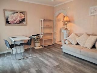 Studio Apartment mit Balkon - Neumünster - 1