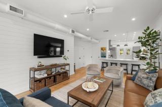 Casa Padrón - Gorgeous Home, Steps to 7th Ave - 3