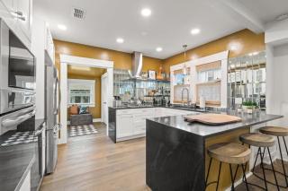 SoHo Serenity - Amazing Home with Private Pool & Hot Tub, SoHo District - Tampa - 1