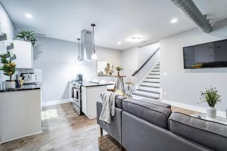 Contemporary 2BR2BA w-King - Den - Private Entry-Yard - Indianápolis - 5